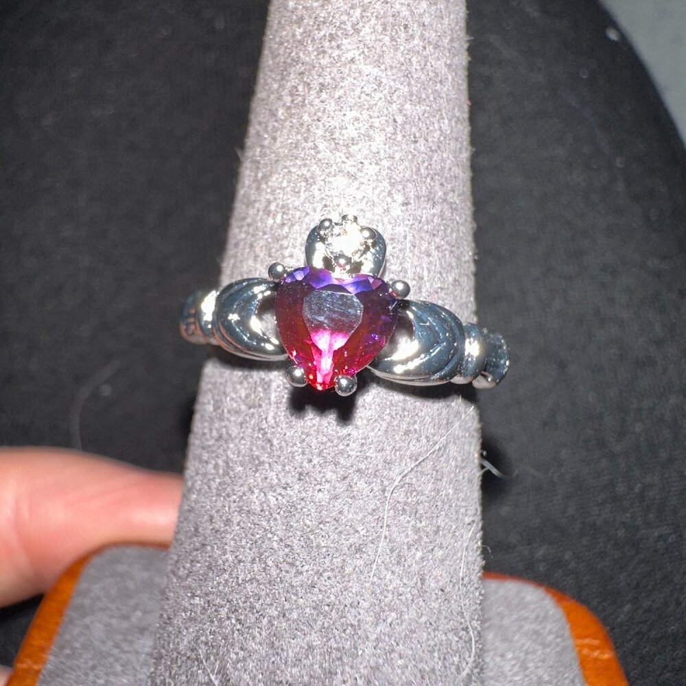 silver tone claddagh ring red stone sz 6.5